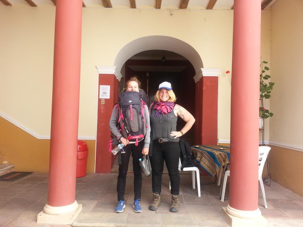 Villa Oropeza Hostel Sucre Exterior photo